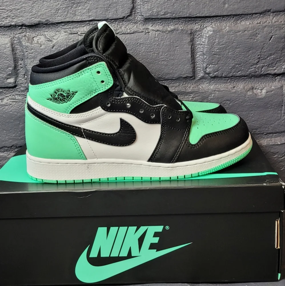 Nike Jordan Retro 1 Green/Black/White Size 6.5